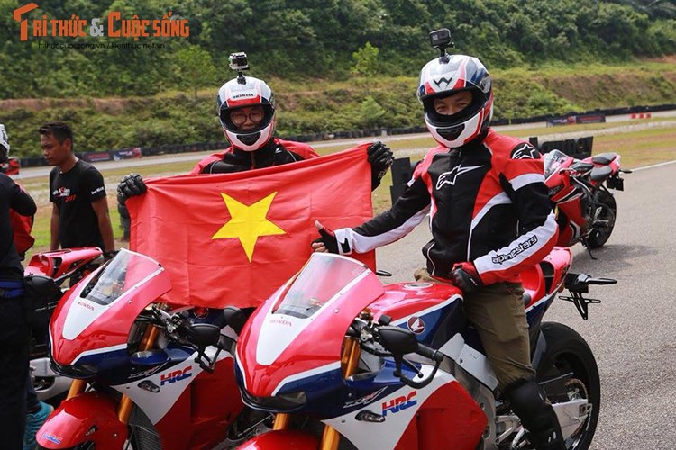 Cam lai sieu moto Honda RC213V-S gia gan 7 ty dong-Hinh-11